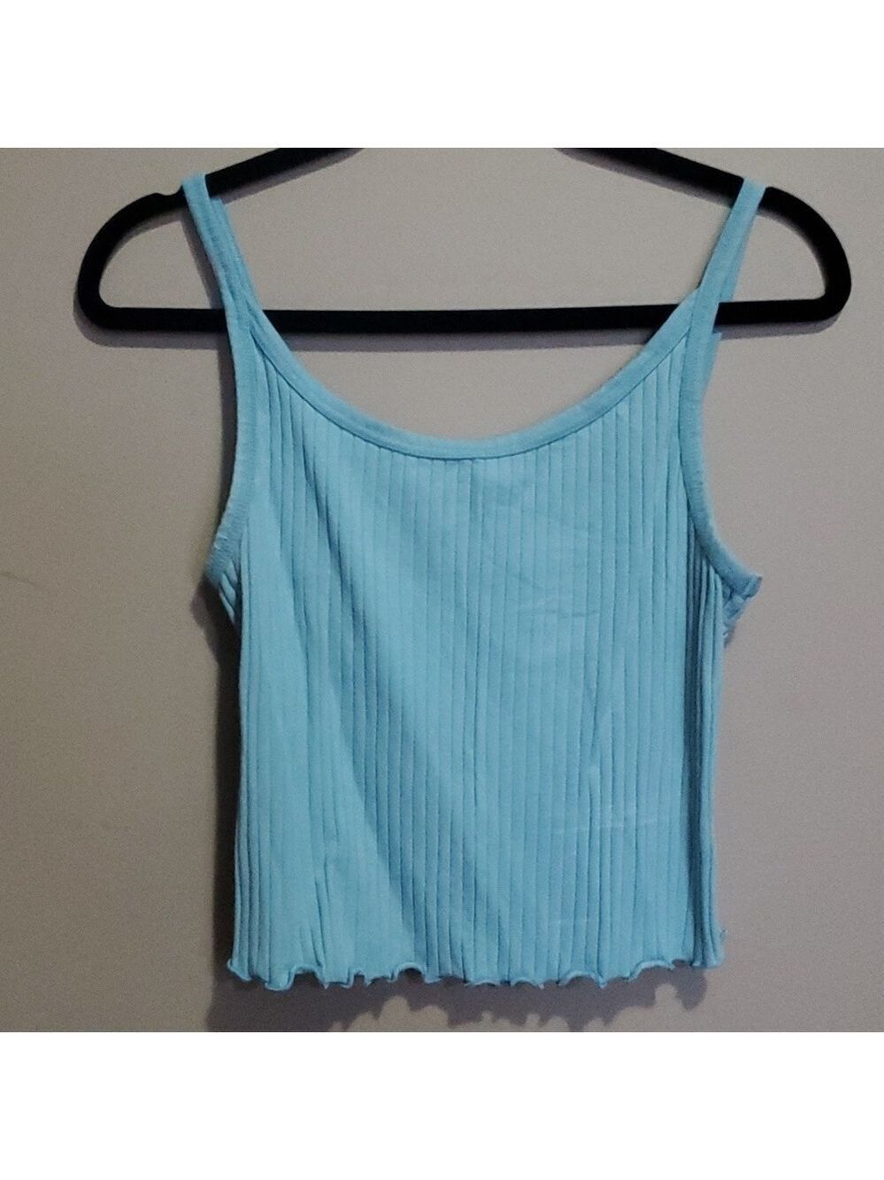 Old navy crop top size medium